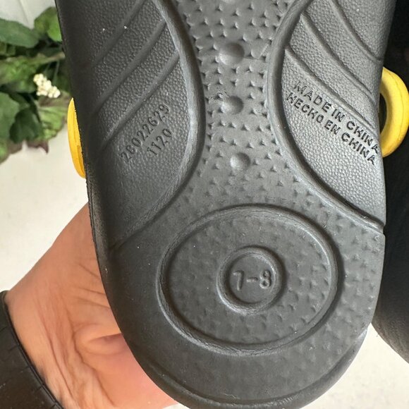 Batman Kids Slip-On Clogs With Adjustable Strap - Picture 4 of 7